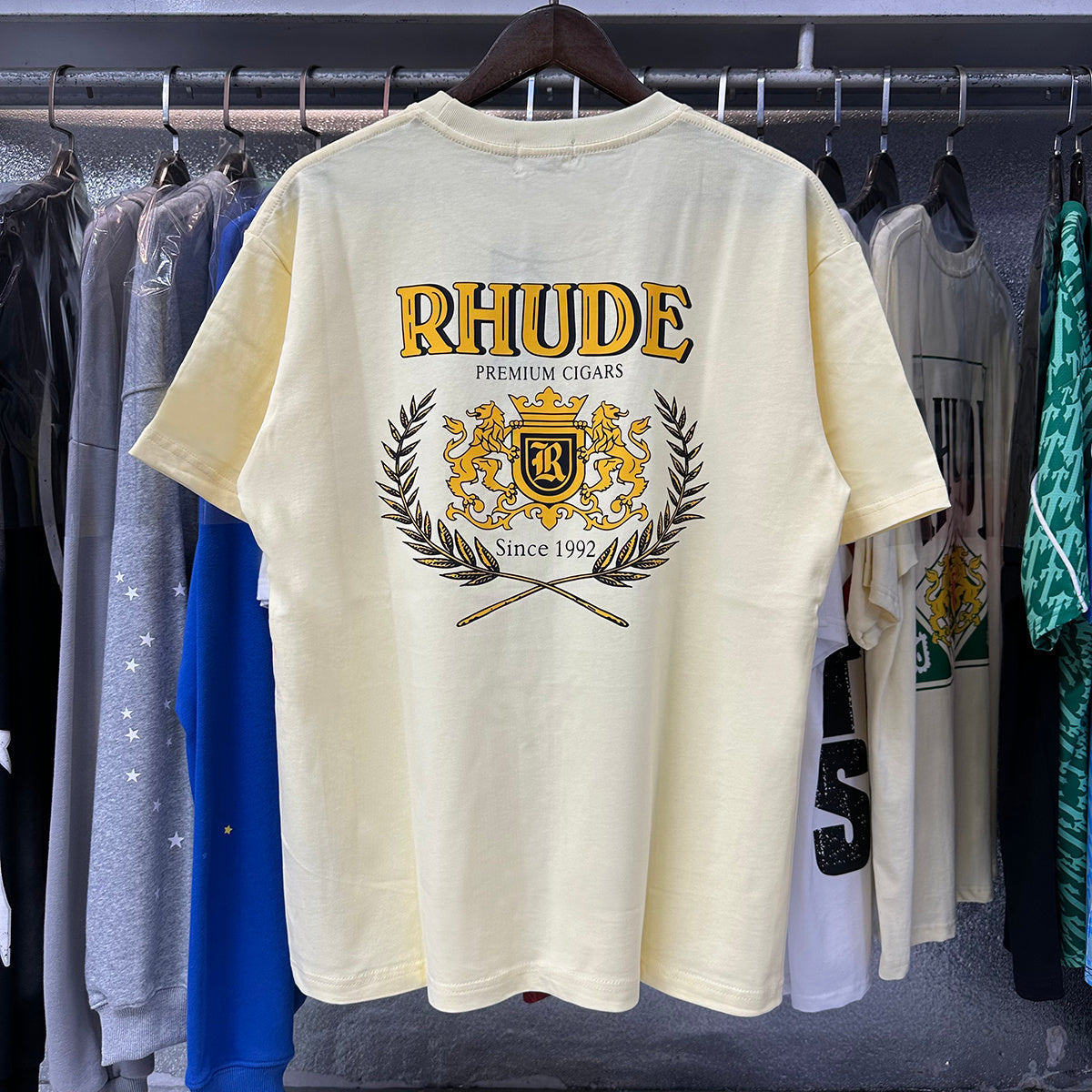 Rhude T Shirts Totem Badge Printing Cotton Casual Short Sleeve Men and Women