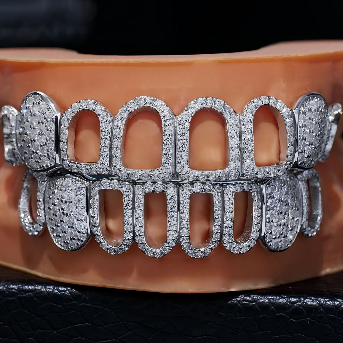 Grillz Hip-Hop Rock Hip Hop Singer Braces Real Gold Plated Hollow Teeth Filled with Diamonds Cross Border HIPHOP Braces Halloween Hip Hop Ornaments