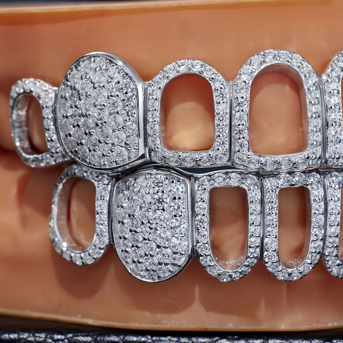 Grillz Hip-Hop Rock Hip Hop Singer Braces Real Gold Plated Hollow Teeth Filled with Diamonds Cross Border HIPHOP Braces Halloween Hip Hop Ornaments