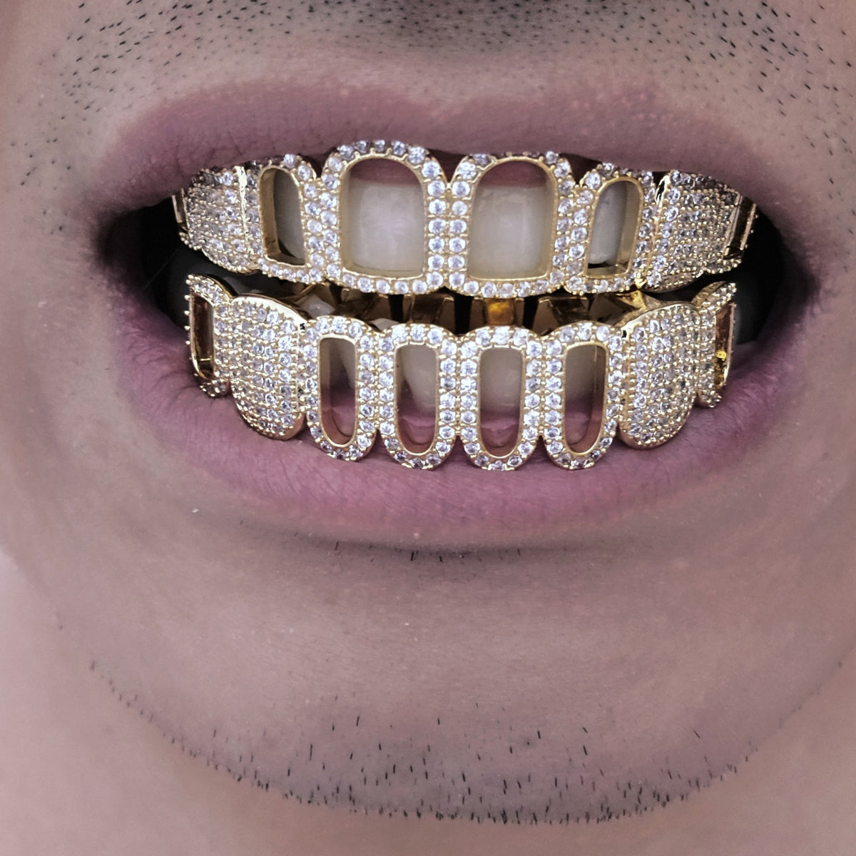 Grillz Hip-Hop Rock Hip Hop Singer Braces Real Gold Plated Hollow Teeth Filled with Diamonds Cross Border HIPHOP Braces Halloween Hip Hop Ornaments