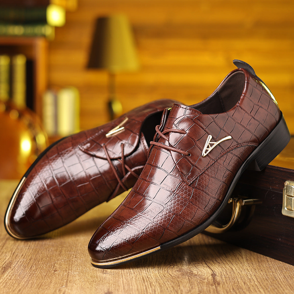 Men's dress shoes glossy crocodile pattern leather shoes men's pointed head lace-up multi-color shoes men's shoes trendy brand high-end wedding shoes