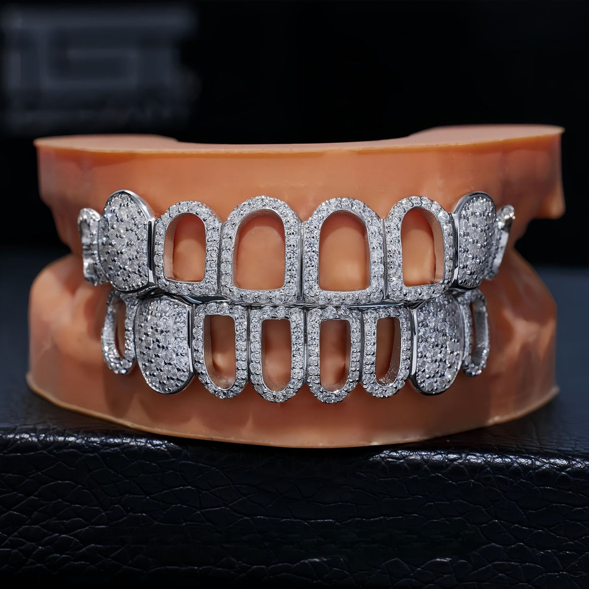 Grillz Hip-Hop Rock Hip Hop Singer Braces Real Gold Plated Hollow Teeth Filled with Diamonds Cross Border HIPHOP Braces Halloween Hip Hop Ornaments