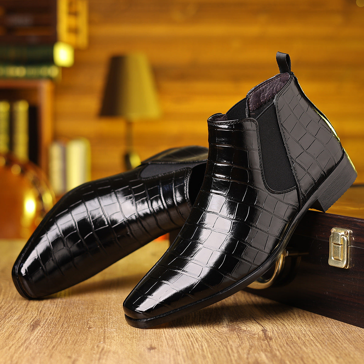 Men's dress shoes Chelsea boots glossy patent leather crocodile pattern elastic one-pedal men's shoes British style high-top men's shoes autumn and winter