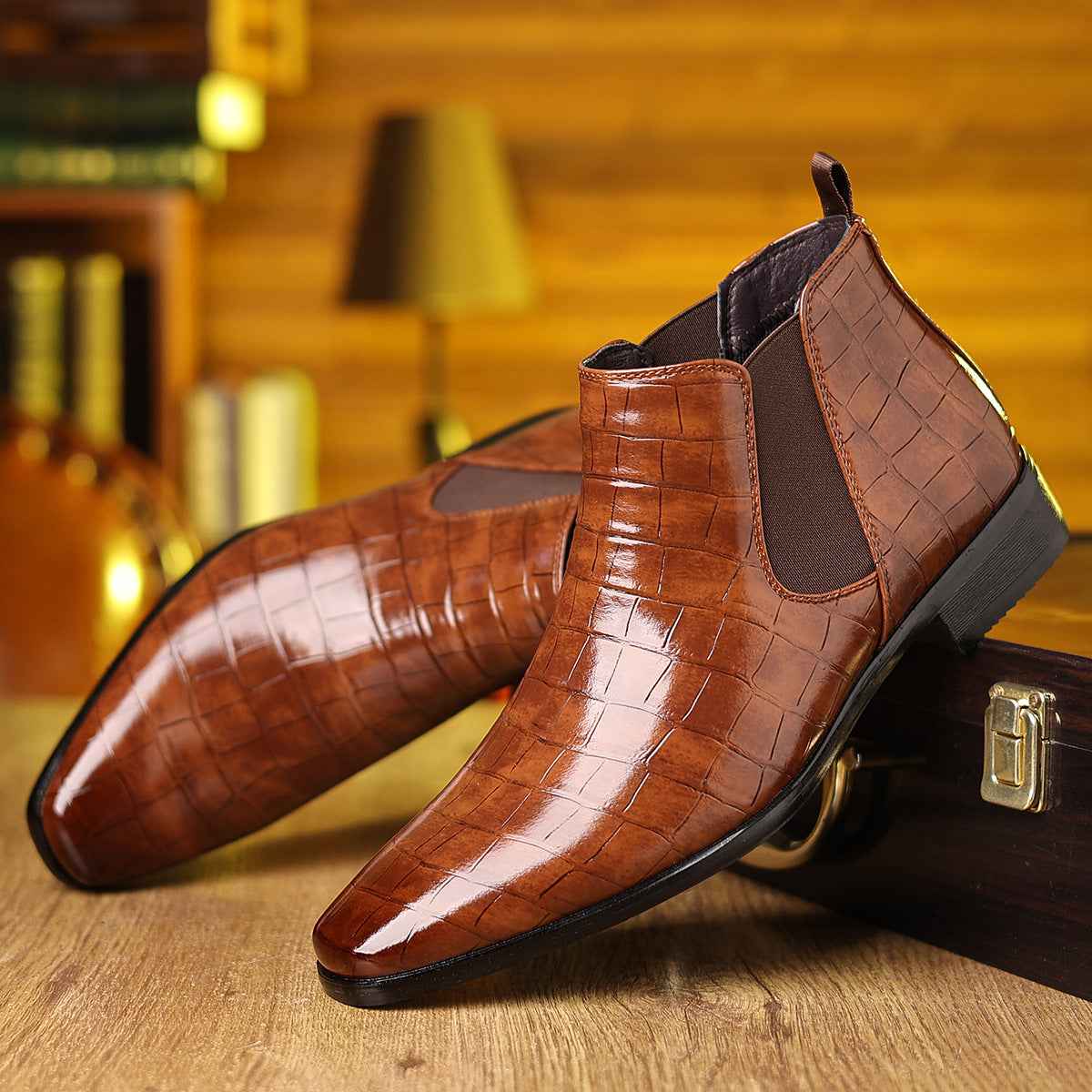 Men's dress shoes Chelsea boots glossy patent leather crocodile pattern elastic one-pedal men's shoes British style high-top men's shoes autumn and winter