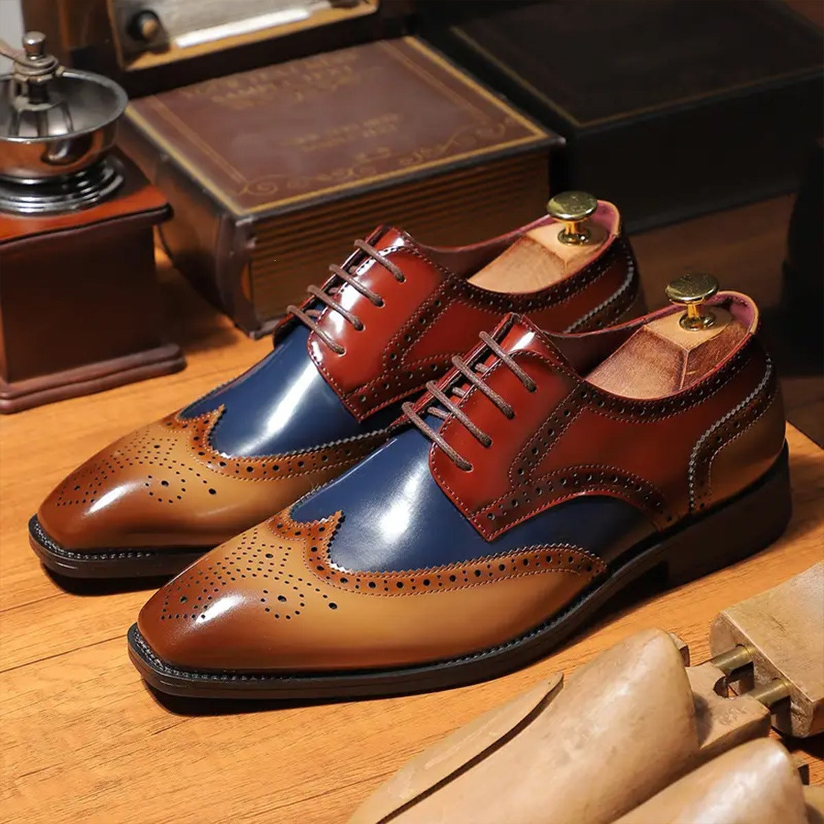 Men's dress shoes large size leather shoes men's British style splicing glossy patent leather men's shoes trendy brand advanced sense old money style small leather shoes