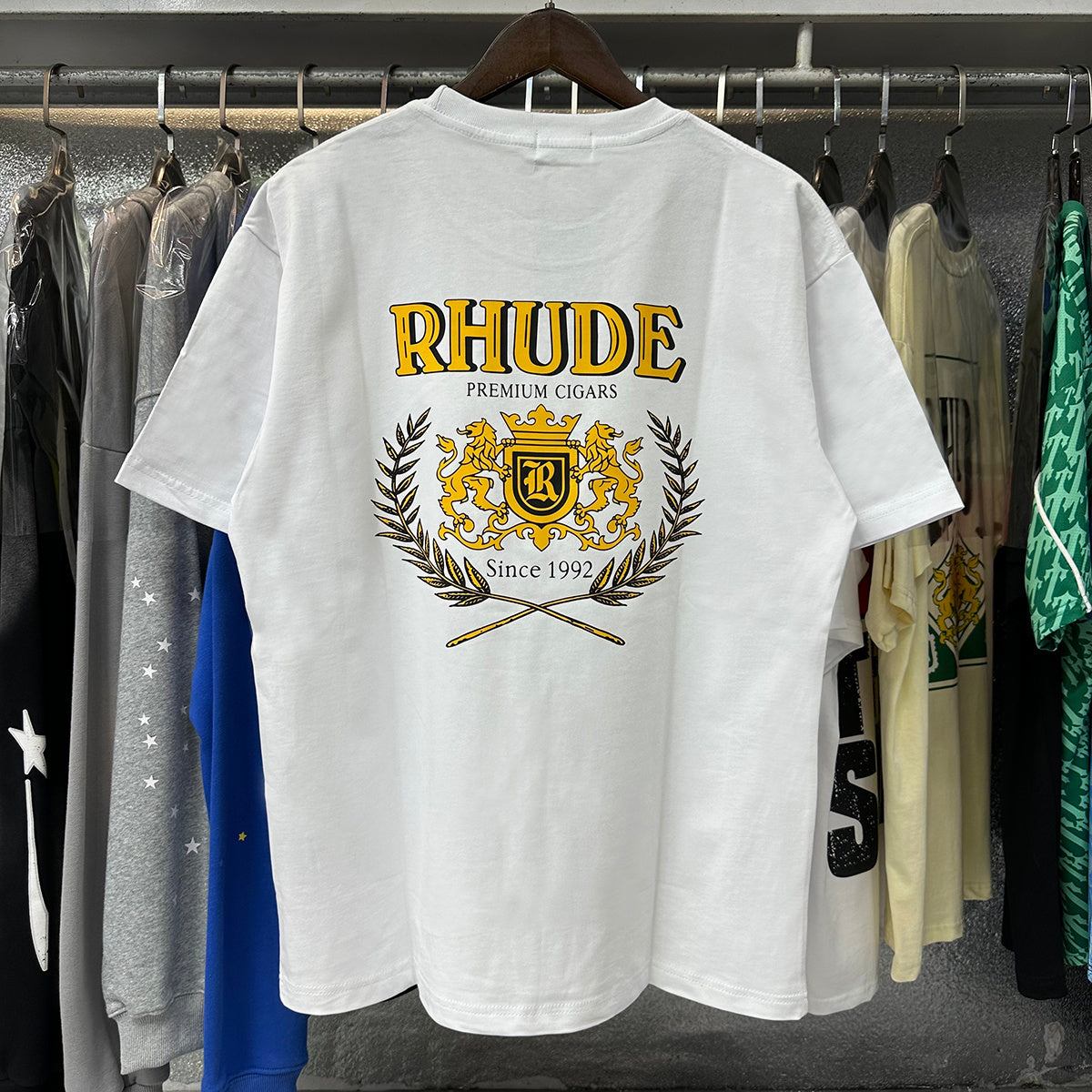 Rhude T Shirts Totem Badge Printing Cotton Casual Short Sleeve Men and Women